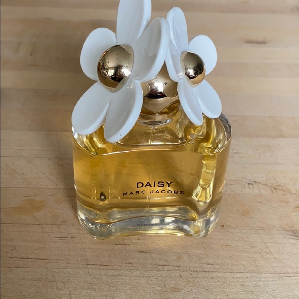 Marc Jacobs Daisy perfume